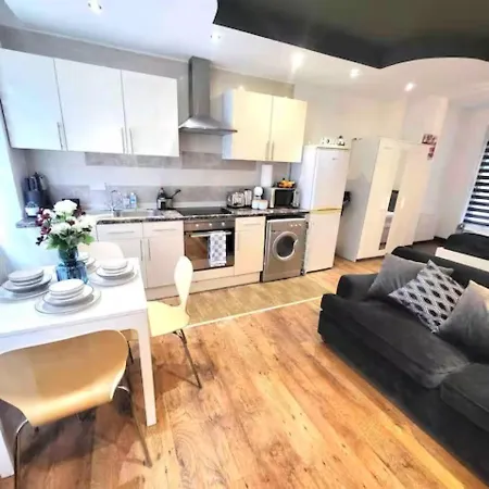 Studio Flat In Fitzrovia- Near Major Attractions!